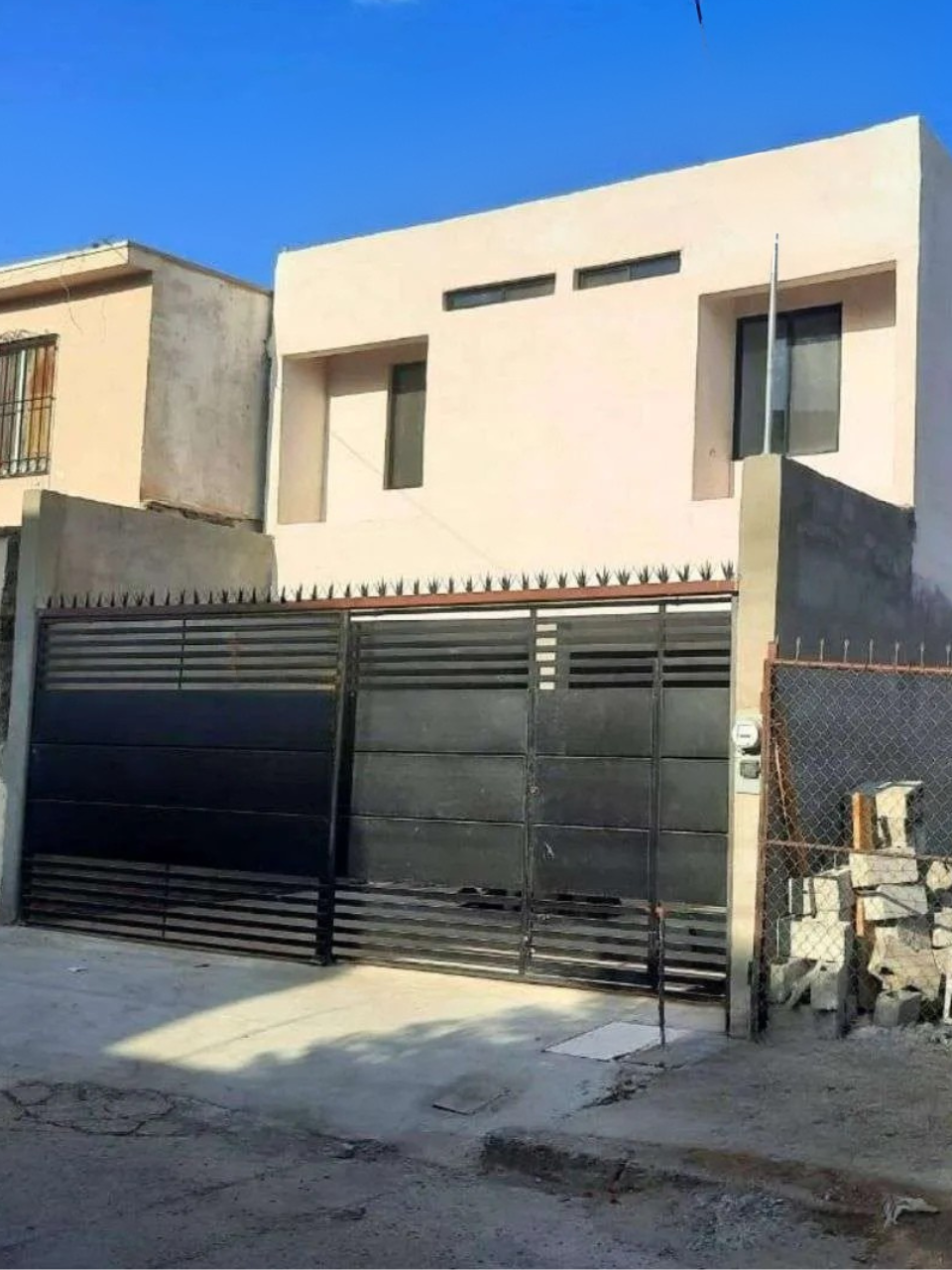 Av.-Rafael-Perez-Serna-1